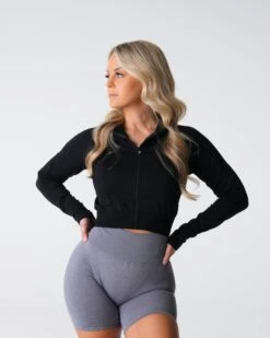 Seamless Cropped Zip Up Jacket - Breathable Long Sleeve Athletic Top -NVGTN Sportswear Shop DSC00104