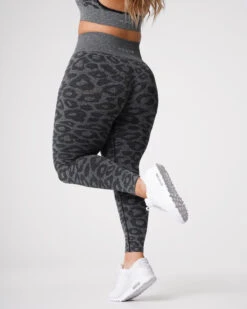 Leopard Seamless Leggings - High-Waisted Black Speckled Gym Pants -NVGTN Sportswear Shop DSC00152