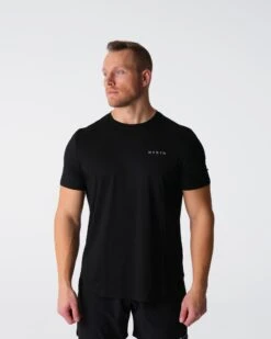 Men's Black Slim Fit Performance Tech T-Shirt