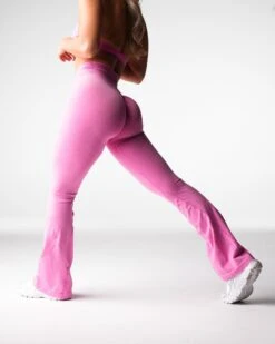 Bubble Gum Pink Iconic Seamless Flare Leggings - High Waisted Style