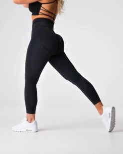High-Waisted Black Contour 2.0 Seamless Leggings with Glute Scrunch