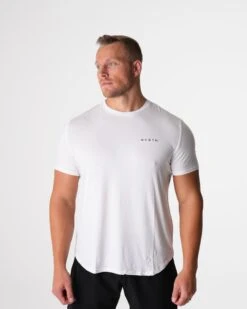 Men's White Tech Fitted Performance Tee - High-Stretch Athletic Training Shirt