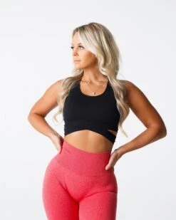 Seamless Sculpting Bra Top - Medium Impact Criss-Cross Sports Bra -NVGTN Sportswear Shop DSC01537