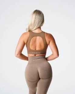 Seamless Crossover V-Neck Sports Bra with Back Cutout - Mocha