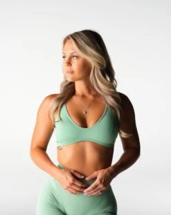 Matcha Edge Seamless Sports Bra with Underbust Support