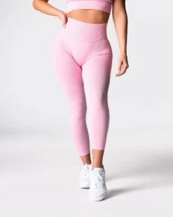 NVGTN Contour Seamless Leggings - Baby Pink -NVGTN Sportswear Shop DSC02863 13d9cf7c 9fe6 464a b037 c656843eacf0