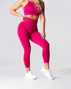 High Waisted Seamless Contour Leggings - Winterberry 2.0 Performance Tights 7 High Waisted Seamless Contour Leggings - Winterberry 2.0 Performance Tights -NVGTN Sportswear Shop DSC02955