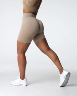 High-Waisted Seamless Scrunch Shorts - Beige Contouring Gym Wear