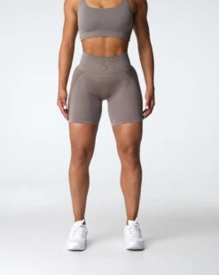 Taupe Contour 2.0 Seamless Shorts - Sculpting Glute Scrunch Fit 6 Taupe Contour 2.0 Seamless Shorts - Sculpting Glute Scrunch Fit -NVGTN Sportswear Shop DSC03790
