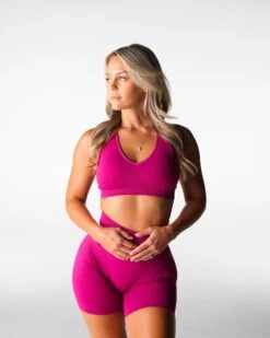 Peony Core Seamless Bra - V-Neck Medium Impact Sports Bra