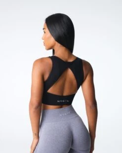 Empower Seamless Sports Bra with Breathable Triangle Cutout