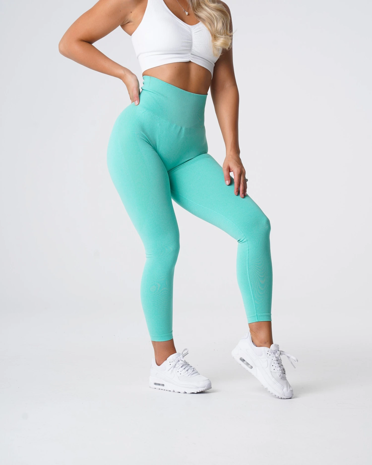 NVGTN Mint Contour Seamless Leggings - High-Waisted Performance Wear 4 NVGTN Mint Contour Seamless Leggings - High-Waisted Performance Wear - Image 4