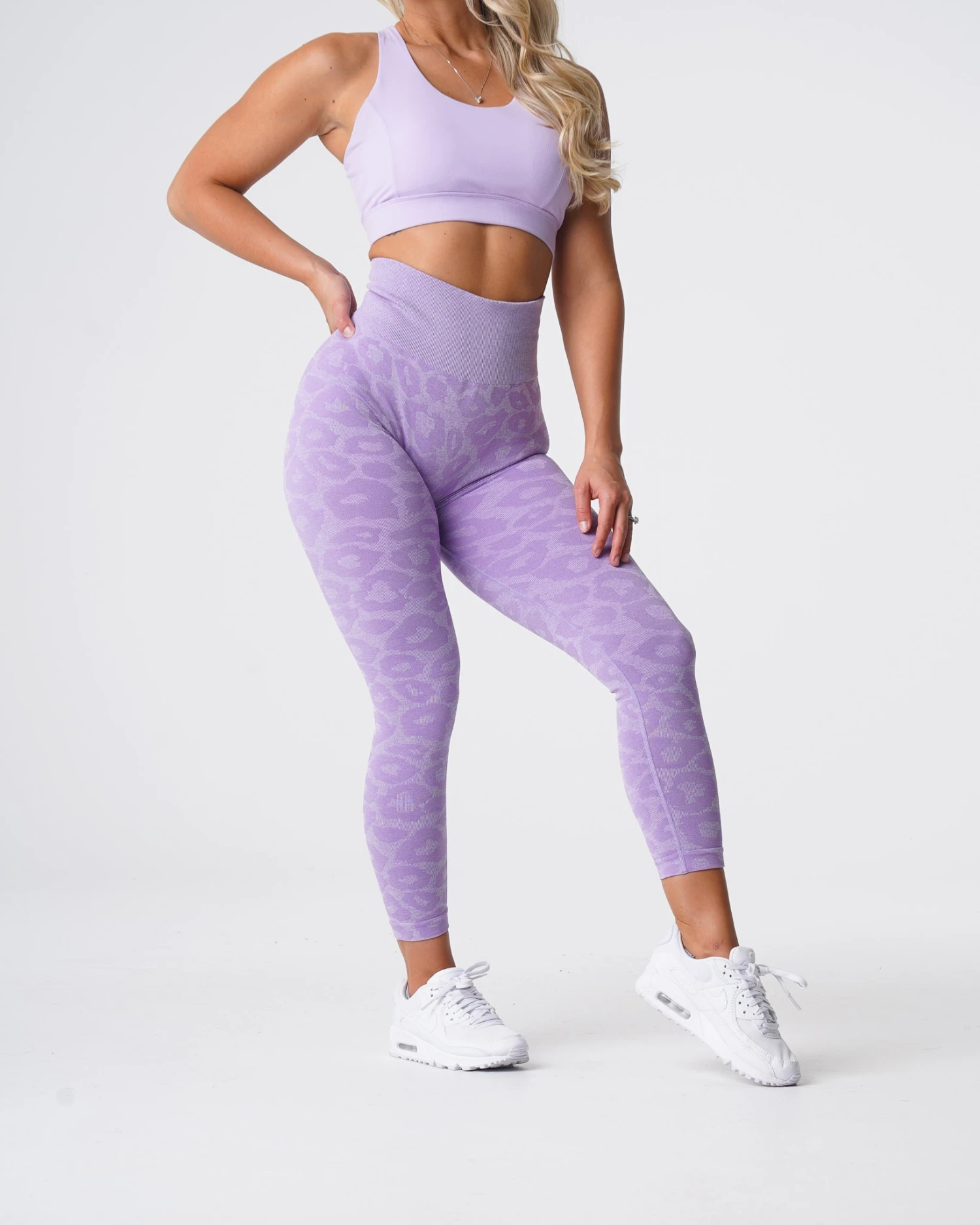 High-Waisted Lilac Leopard Seamless Leggings - Performance Gym Wear 3 High-Waisted Lilac Leopard Seamless Leggings - Performance Gym Wear - Image 3
