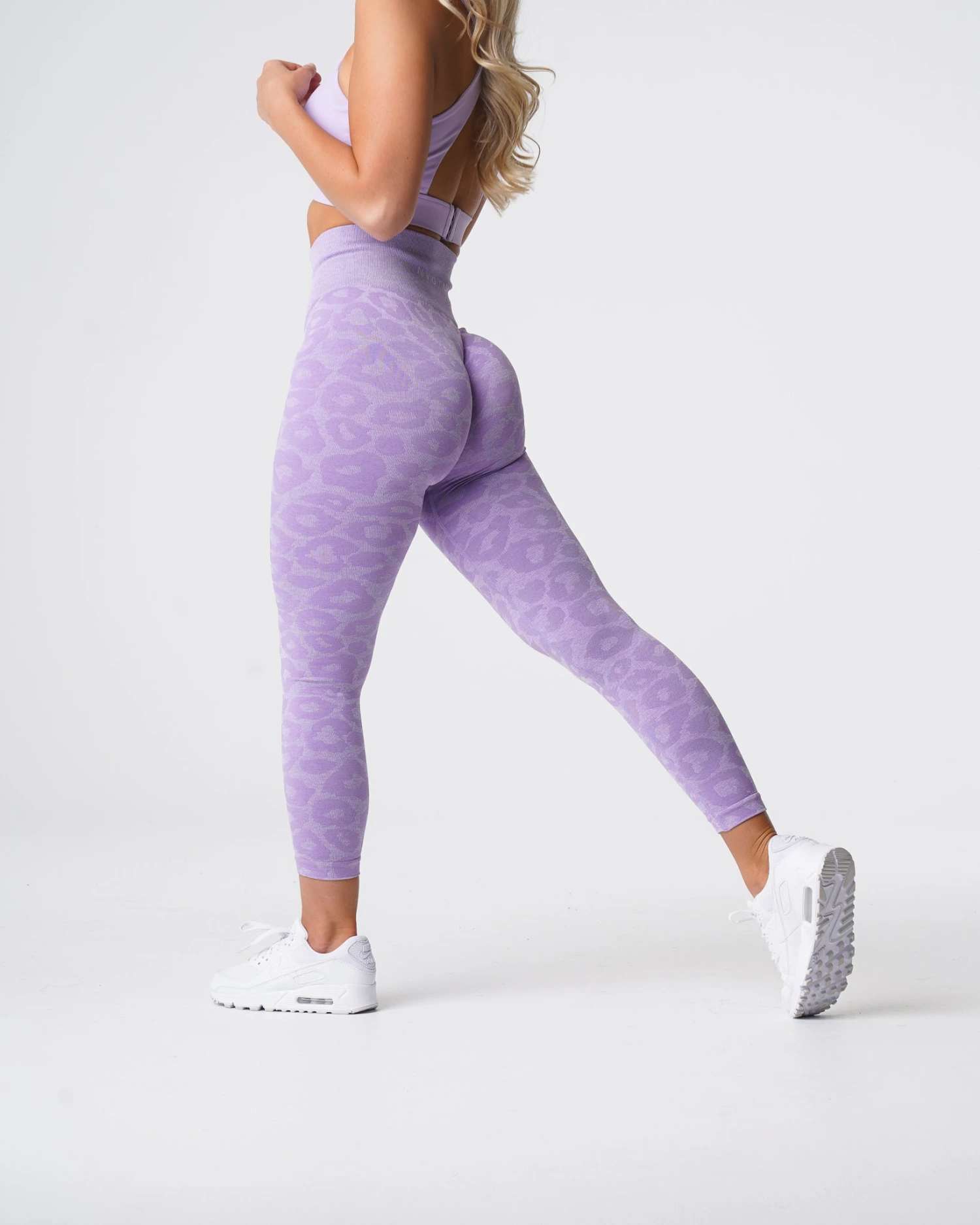 High-Waisted Lilac Leopard Seamless Leggings - Performance Gym Wear 1 High-Waisted Lilac Leopard Seamless Leggings - Performance Gym Wear