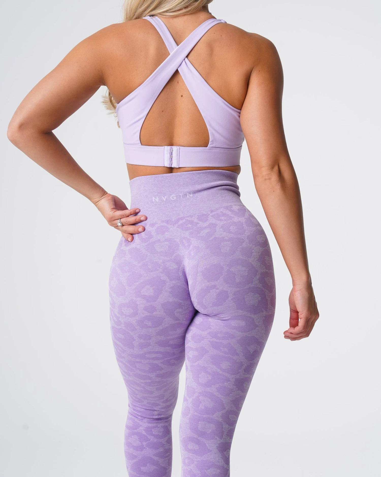 High-Waisted Lilac Leopard Seamless Leggings - Performance Gym Wear 2 High-Waisted Lilac Leopard Seamless Leggings - Performance Gym Wear - Image 2