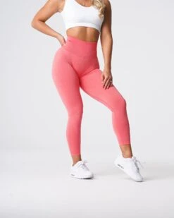 High-Waisted Seamless Leggings with Glute Contour - Coral Curve 6 High-Waisted Seamless Leggings with Glute Contour - Coral Curve -NVGTN Sportswear Shop DSC06036