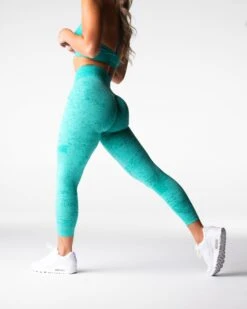 Turquoise Seamless High-Waisted Leggings - Digital Print Compression