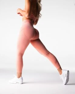 High-Waisted Peach Seamless Contouring Leggings