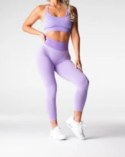 High-Waisted Lilac Seamless Leggings with Glute Contour Shading 7 High-Waisted Lilac Seamless Leggings with Glute Contour Shading -NVGTN Sportswear Shop DSC06916