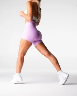 Wisteria Signature 2.0 High-Waisted Shorts -NVGTN Sportswear Shop DSC06954 2041ee3e 7562 4c04 8946 2f79545785c8