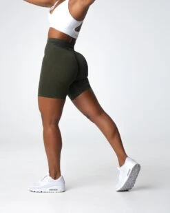 High-Waisted Seamless Contour Shorts - Olive Workout 2.0