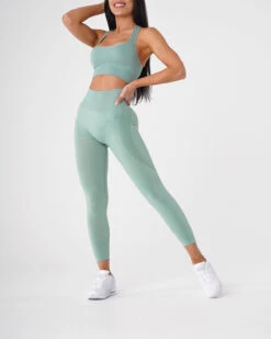 NVGTN Contour Seamless Leggings - Sage Green -NVGTN Sportswear Shop DSC09280